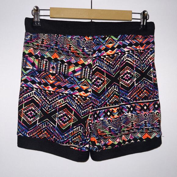 Linda Michael Aztec Tribal Print Shorts women’s 1X/2X - Comfy Stretch Loungewear - Picture 2 of 6